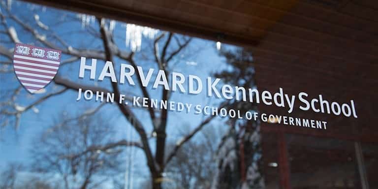 منحة كلية كينيدي بجامعة هارفارد للحصول على الماجستير في أمريكا (ممولة بالكامل)