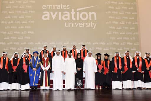 منحة جامعة الإمارات للطيران لدراسة البكالوريوس والدراسات العليا