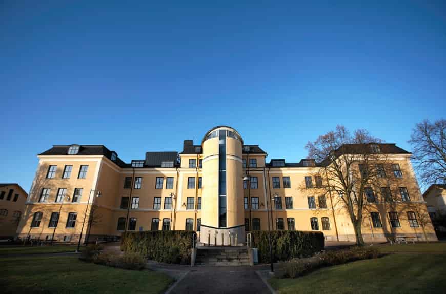 منحة جامعة سكوفد للحصول على الماجستير في السويد 2021