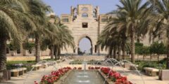 فرصة التقديم في منحة The Khalaf Ahmad Al Habtoor لدراسة البكالوريوس في الجامعة الأمريكية بالقاهرة 2021-2022